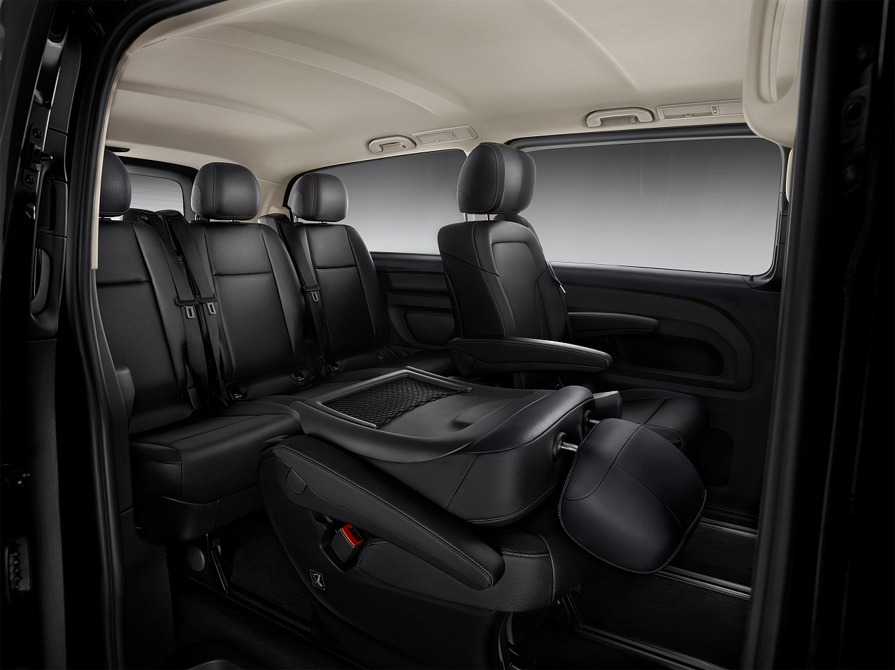 奔驰vito内饰精修