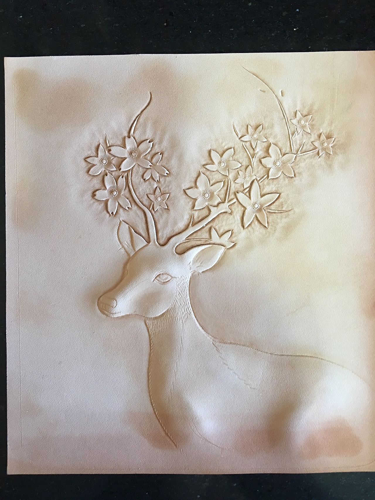 皮雕&皮塑画—-驯鹿