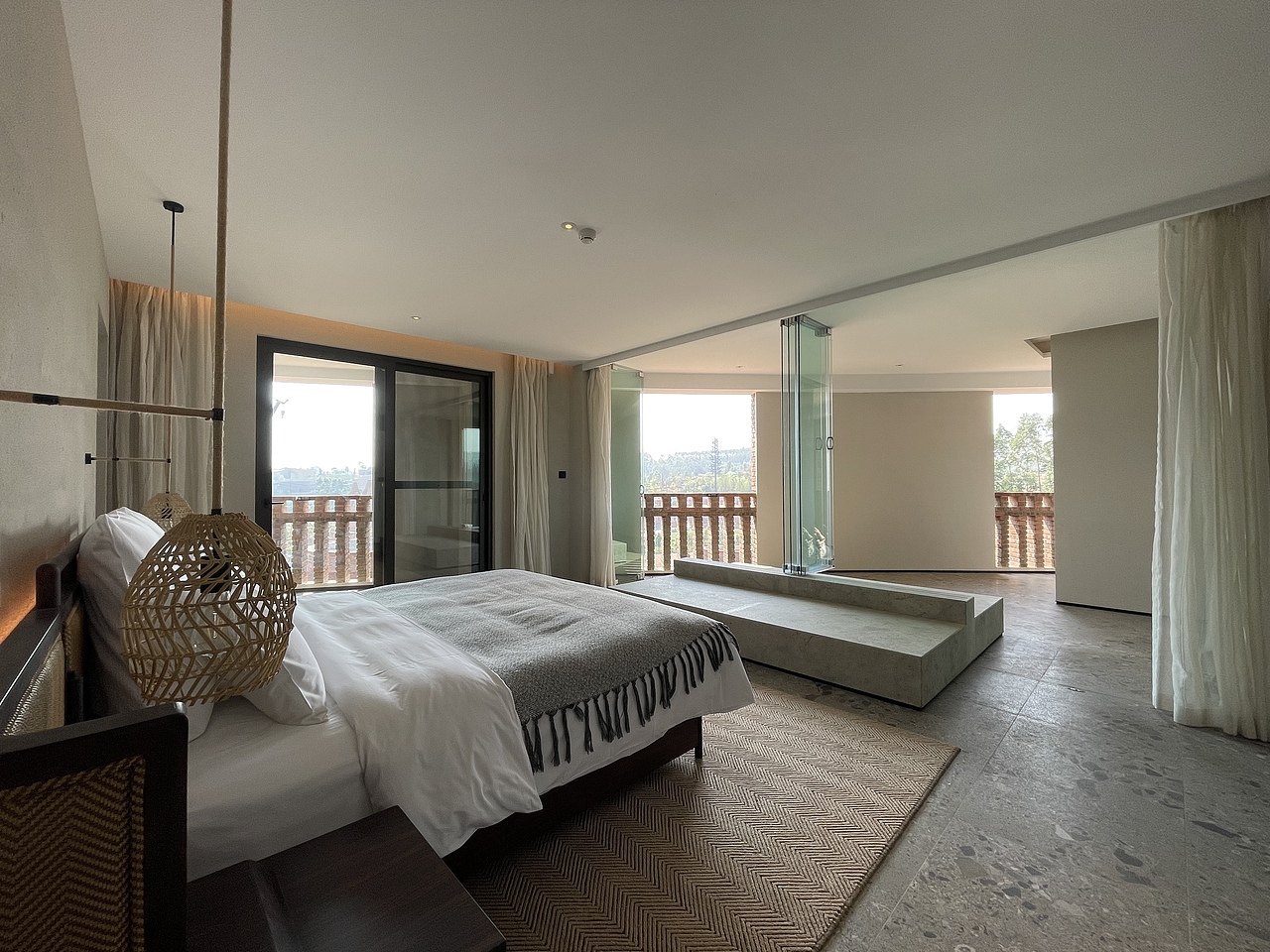 弥勒东风韵美景阁酒店