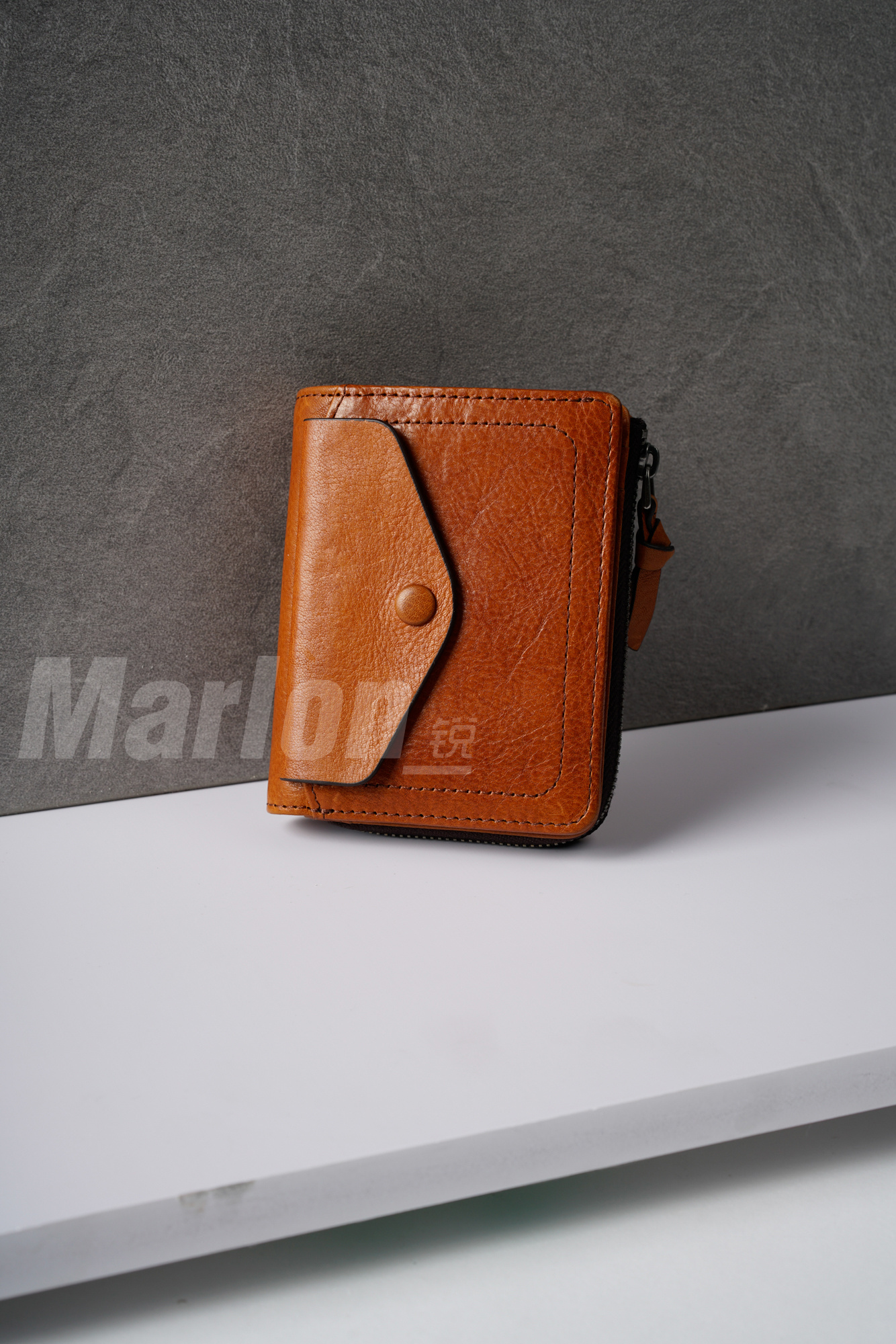 皮具箱包创意摄影-男包拍摄