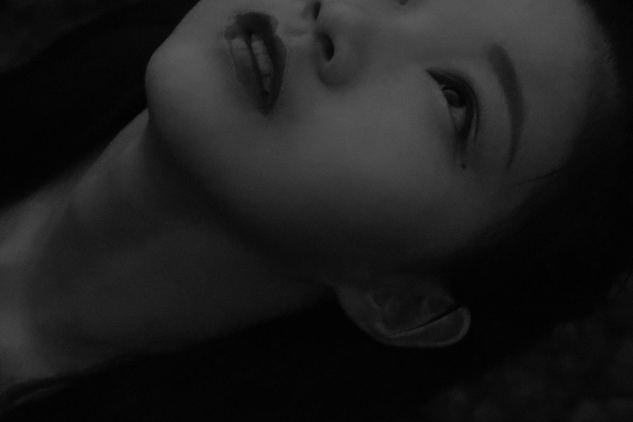 沉溺（图ZMjA3NjI2Mjcy） - 人像摄影 - 站酷设计师与皆非原创素材 - 站酷ZCOOL