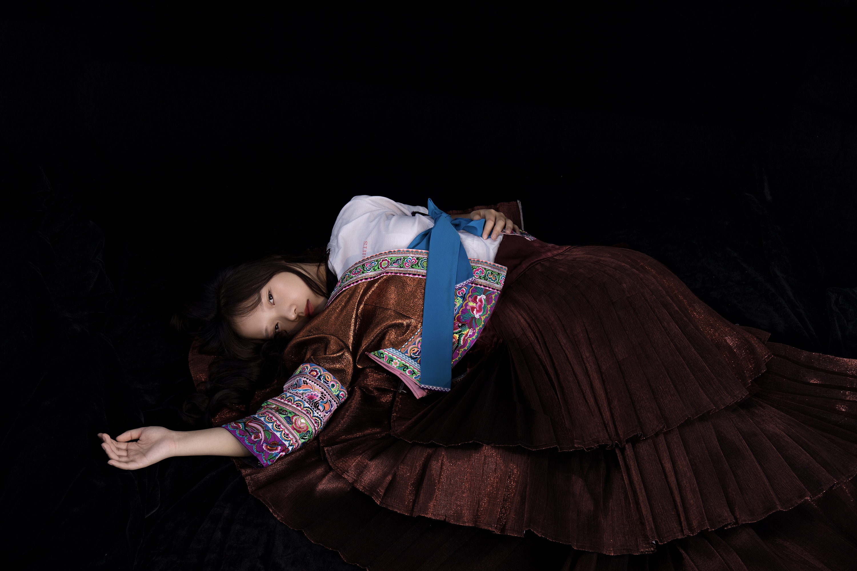 不一样的苗服照