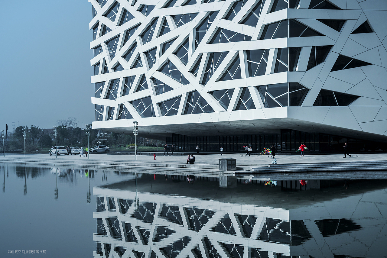 余杭大剧院（图ZMTUwMDg1NzYw） - 环境/建筑摄影 - 站酷设计师摄影师潘钦锐原创素材 - 站酷ZCOOL