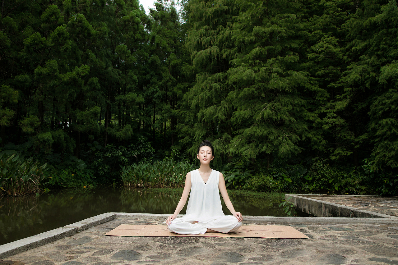 瑜伽垫模特静物拍摄