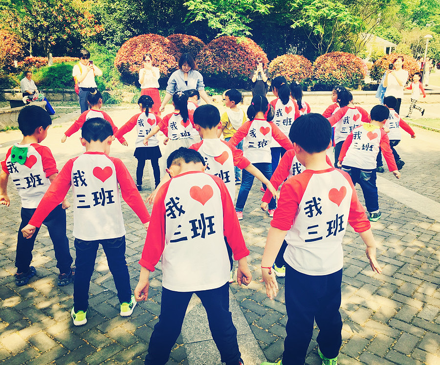 老虎的尾巴兔子头---幼儿园定制版毕业T恤（图ZNzY4NTY3NDg=） - 儿童插画 - 站酷设计师petrelking原创素材 - 站酷ZCOOL