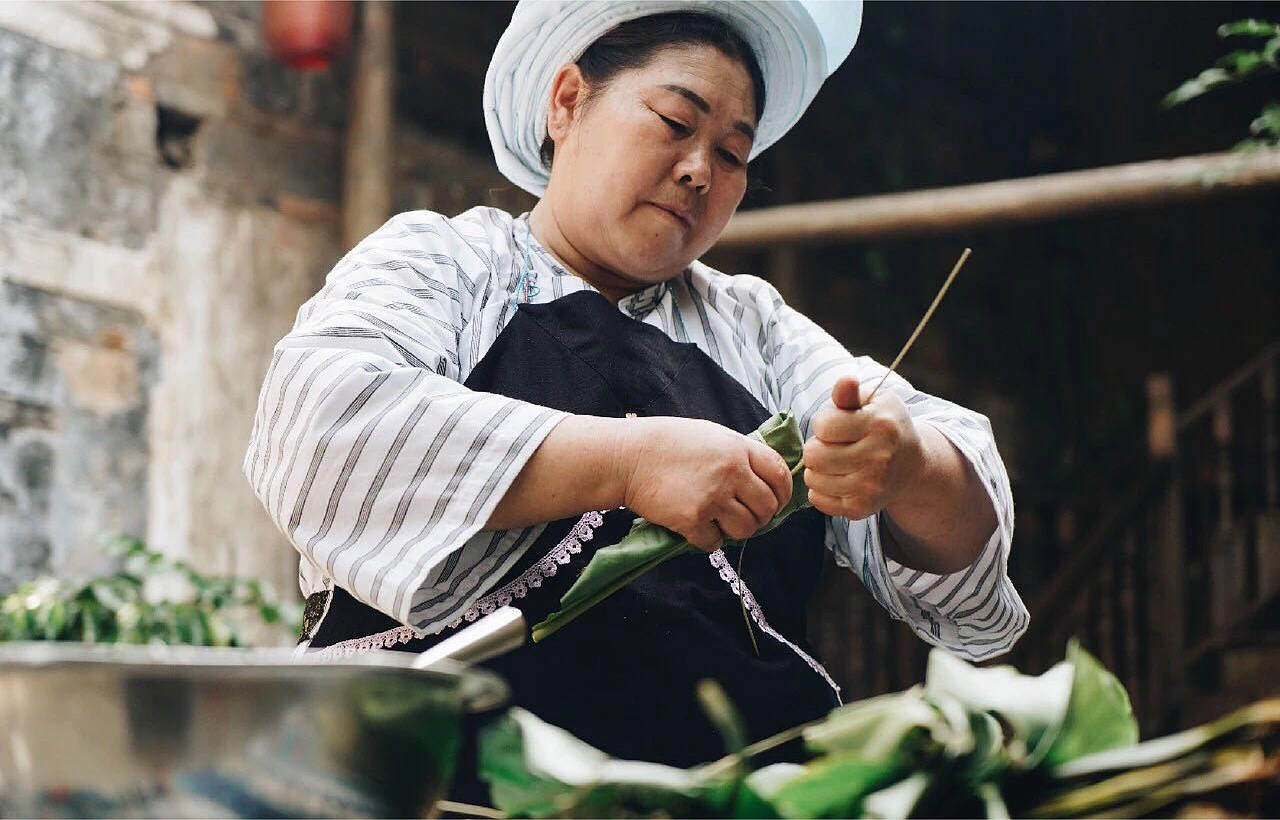 中国最火的布依灰粽品牌--“胖四娘”全新品牌形象升级（图ZMTE4MTY4NTUy） - 品牌 - 站酷设计师线索同创原创素材 - 站酷ZCOOL