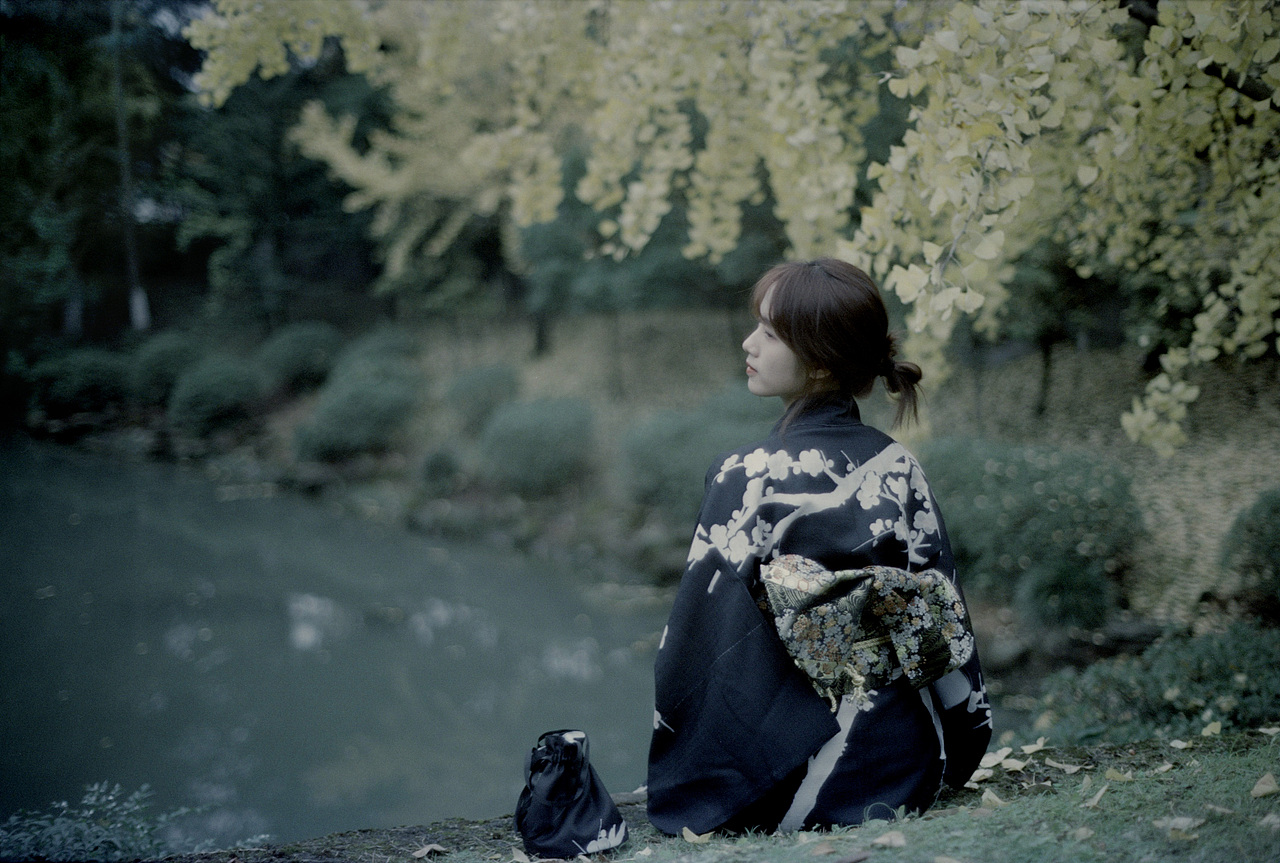 灵幽听微，谁观玉颜