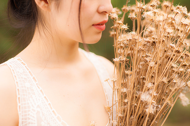最是那低頭間的溫柔（圖ZNTcwMzAxODA=） - 人像攝影 - 站酷設計師zimo子漠原創(chuàng)素材 - 站酷ZCOOL