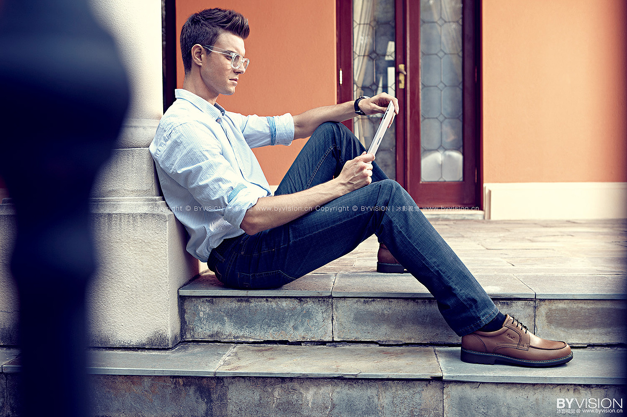 RVER 路宝-男鞋品牌广告拍摄（图ZMjIyNjM2OTE2） - 产品摄影 - 站酷设计师冰影视觉摄影原创素材 - 站酷ZCOOL