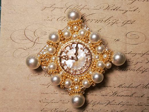 珠繡珍珠鐘表胸針（個人主頁-ZNjkwMTc4NTI=） - 首飾設(shè)計 - 站酷設(shè)計師畫師心上人原創(chuàng)素材 - 站酷ZCOOL