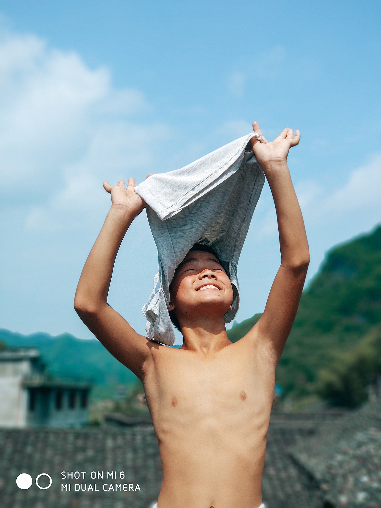 在永无乡的漫长夏日（图ZODkxNDU5OTY=） - 人像摄影 - 站酷设计师顾言期原创素材 - 站酷ZCOOL