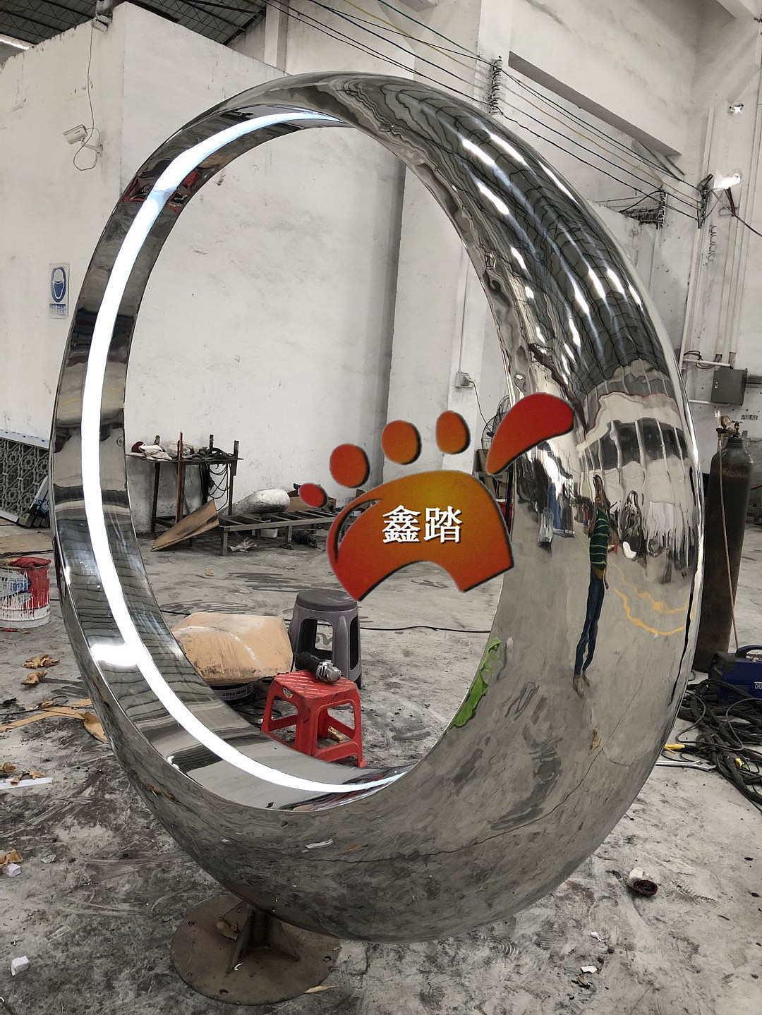 艺术不锈钢发光圆环雕塑城市景观圆圈雕塑的人文精髓