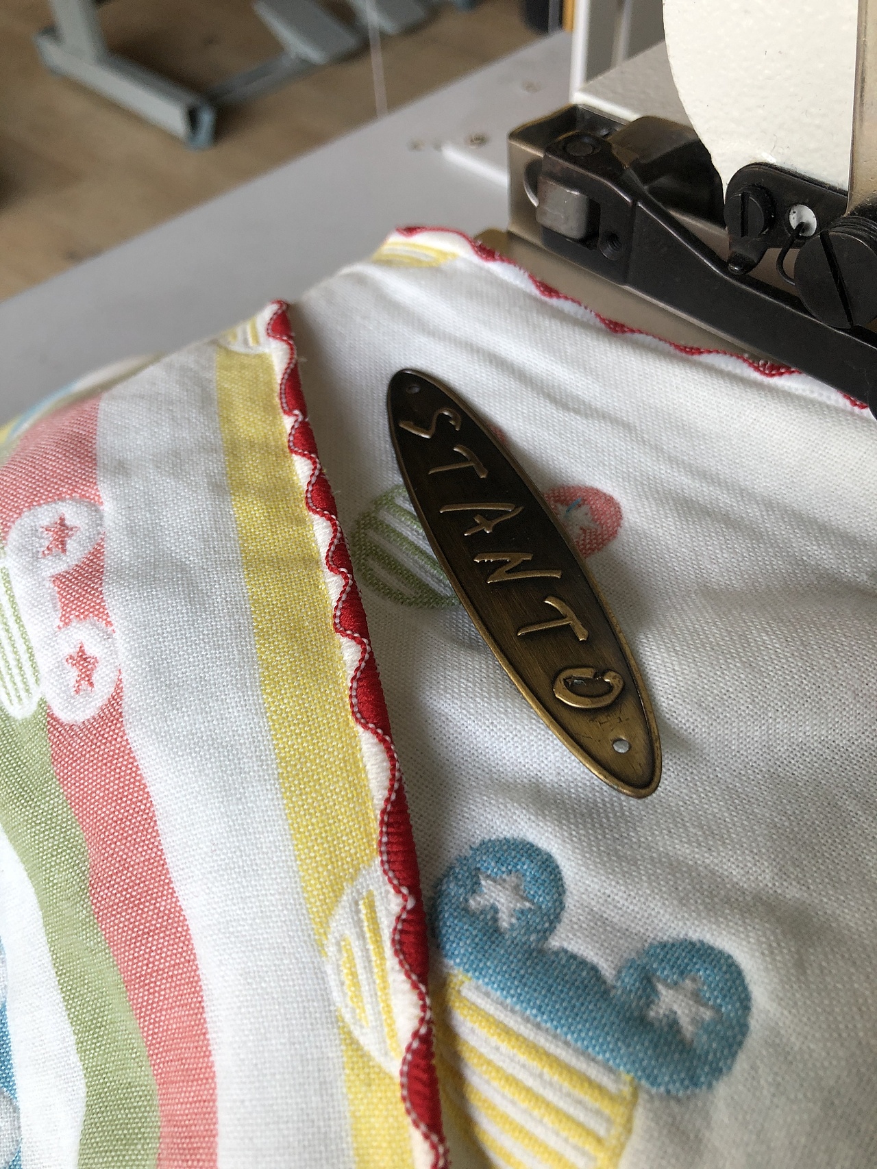 贝形饰边机,花样锁边机,贝壳饰边器,花样拷边机配件