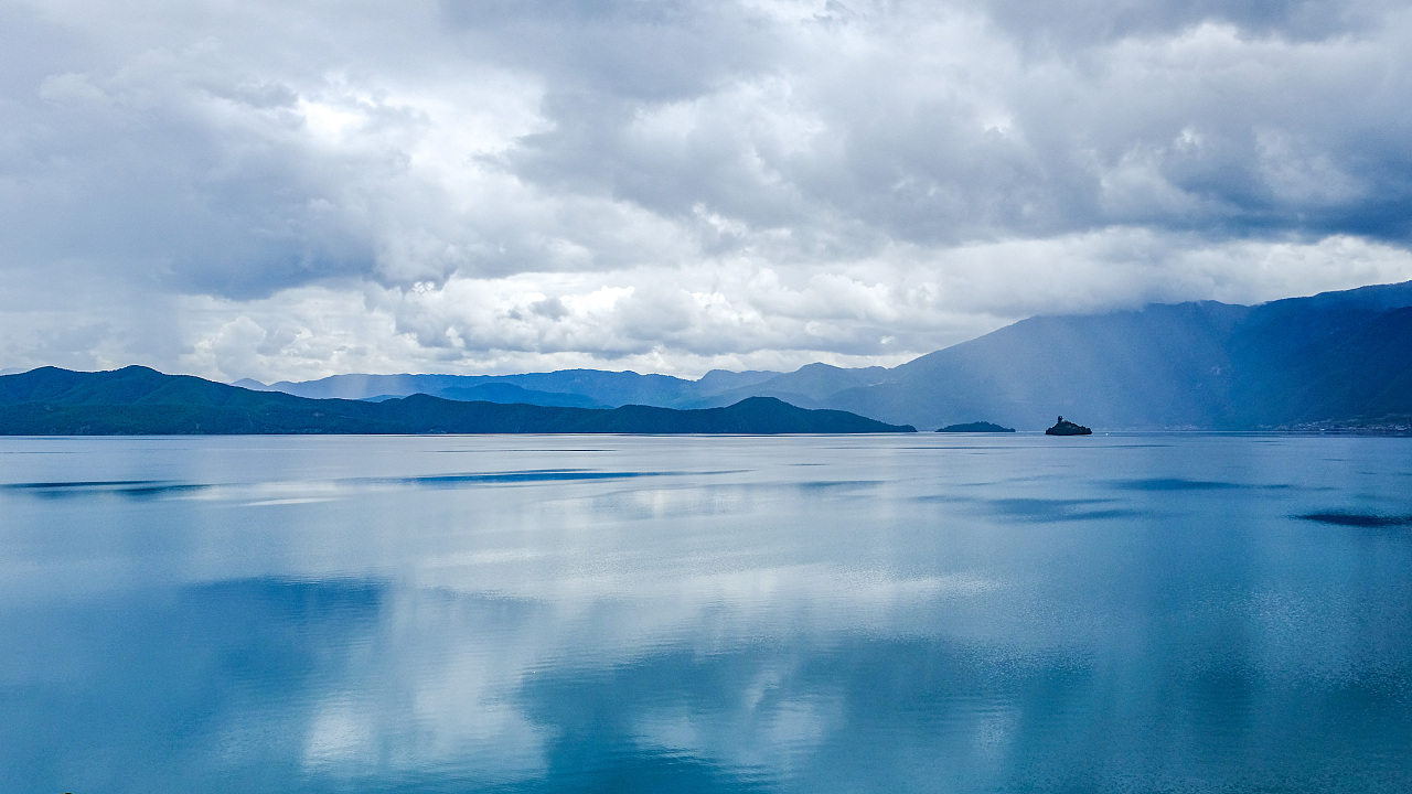 水边的宁静—泸沽湖