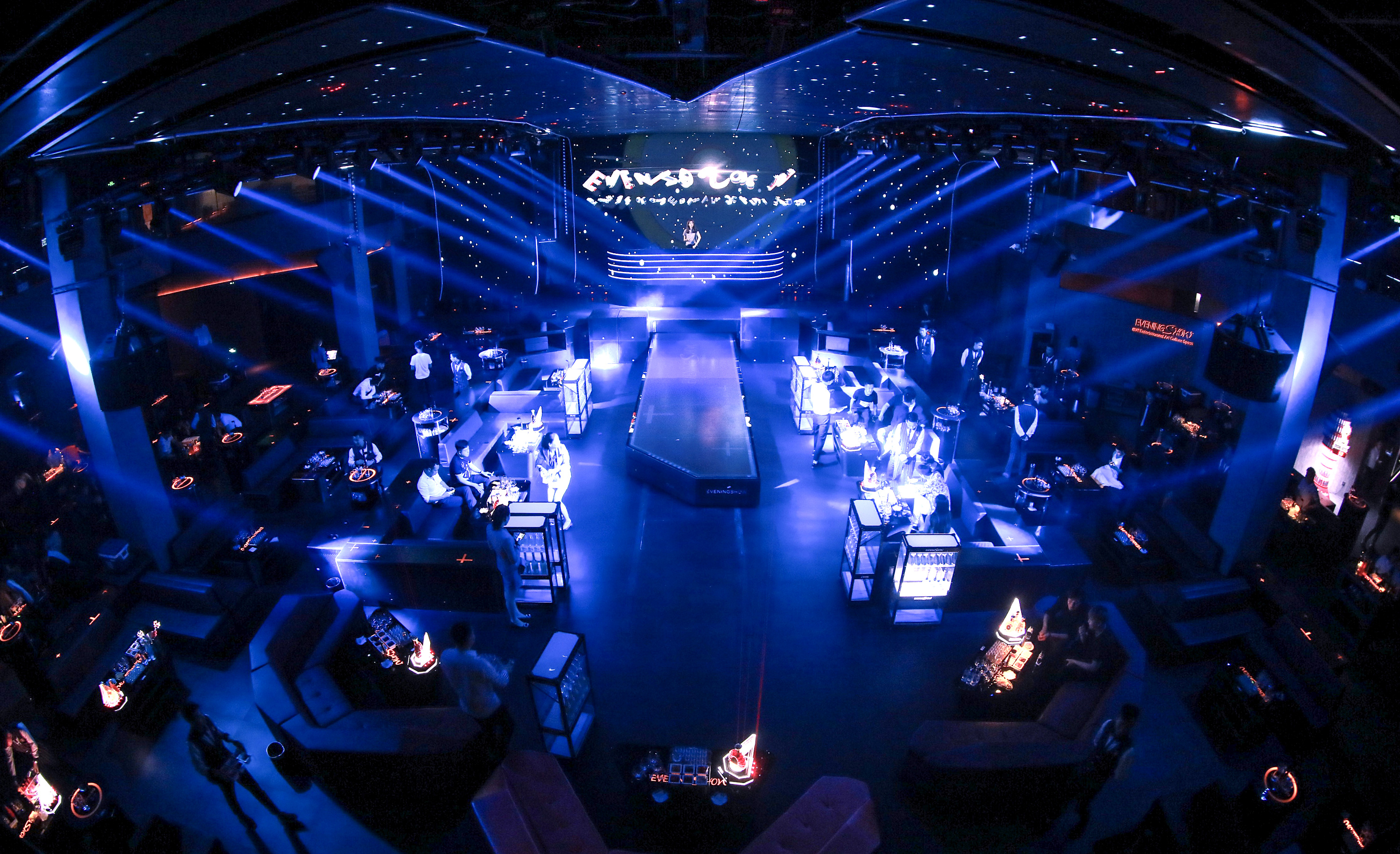 深圳晚装空间--墨非空间