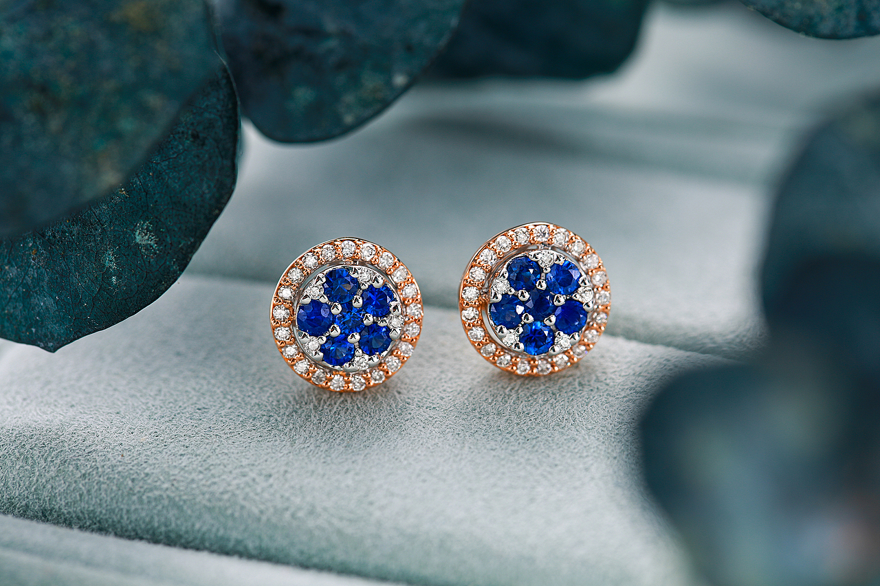 珠宝摄影-蓝宝石耳饰场景图