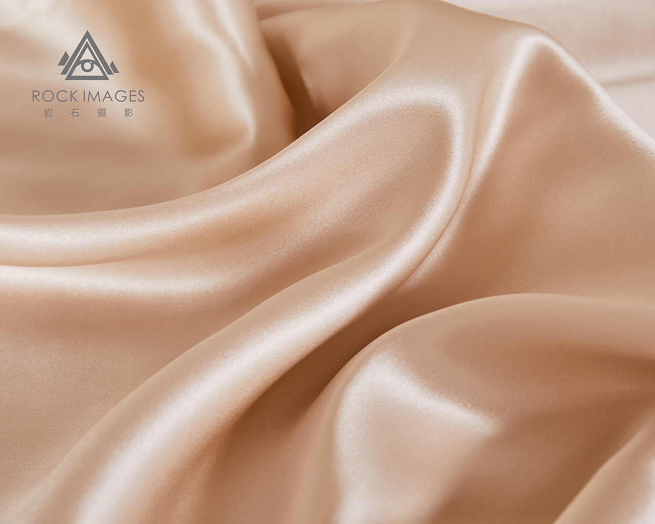 枕套 真丝枕套详情页（图ZMTcxMDAwMDQw） - 产品摄影 - 站酷设计师岩石摄影_俊杰原创素材 - 站酷ZCOOL