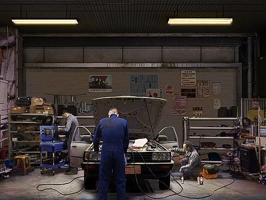 影视概念气氛图 年代 汽车修理