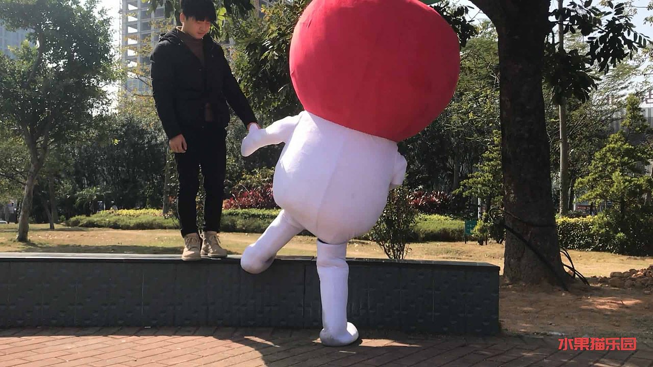 苹果猫人偶--在公园里疯（图ZMTA3MDIyNjY4） - 其他摄影 - 站酷设计师水果猫乐园原创素材 - 站酷ZCOOL