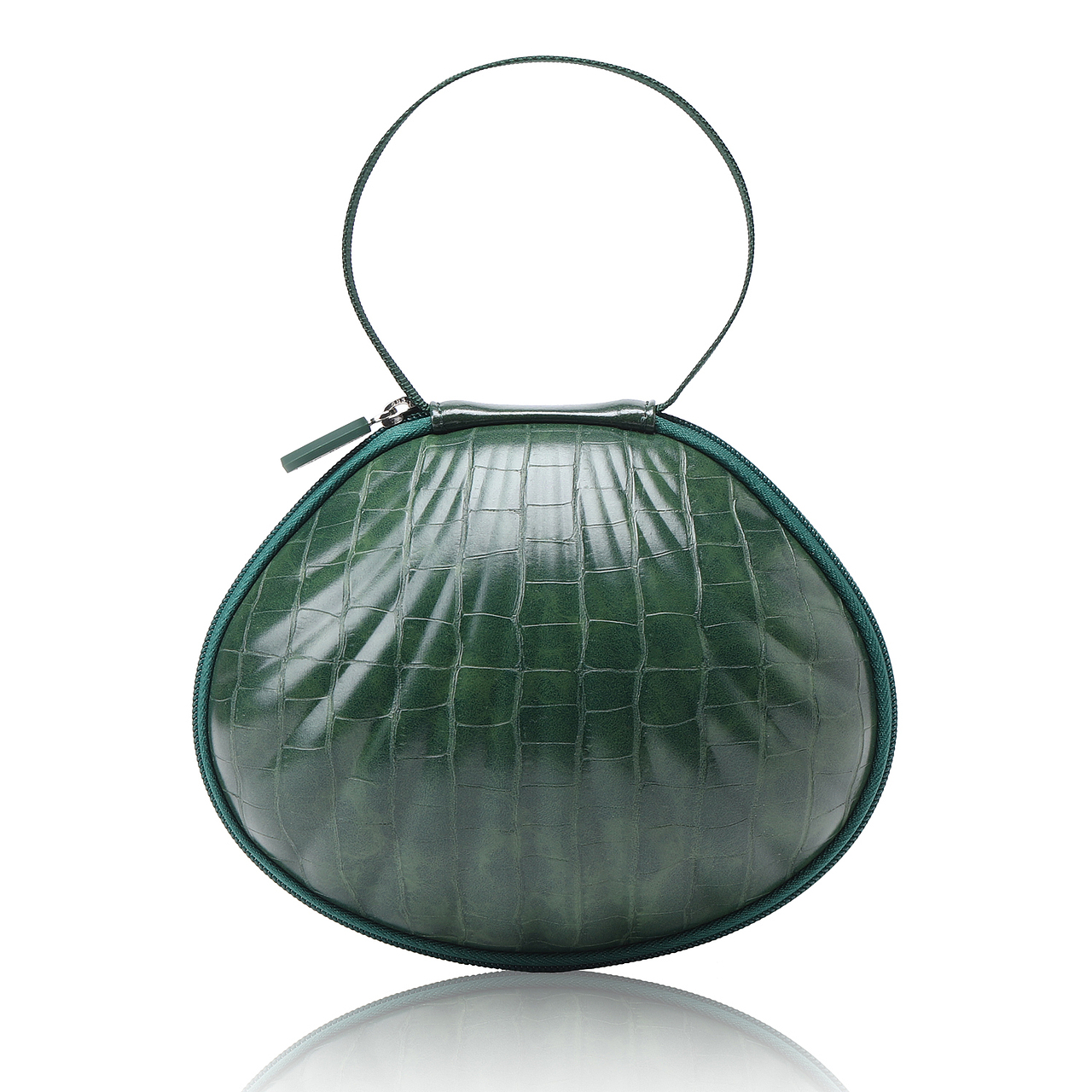 女神Braiou时尚鳄鱼纹贝壳包旅拍婚纱照比基尼T台走秀