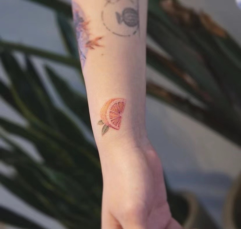 小清新和细节彩色纹身合集彩色字母一字一色.手腕的彩