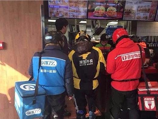 红黄蓝颜色之争？高速经济下的品牌配色