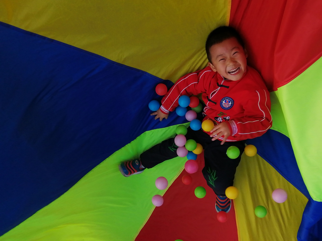 彩色童年（图ZMTkwMjA1NTQw） - 人像摄影 - 站酷设计师赫凹凹原创素材 - 站酷ZCOOL