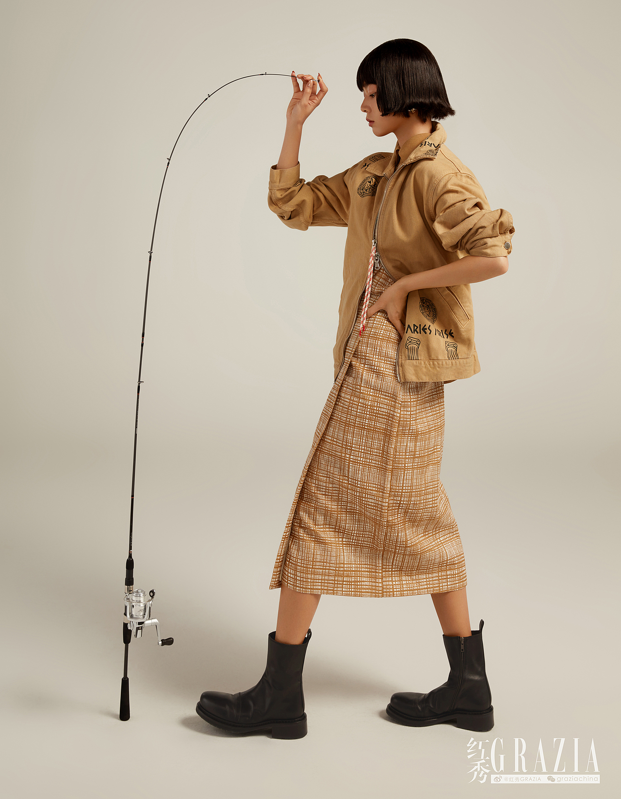 GRAZIA 杂志内页 Hot Buy 工装威武