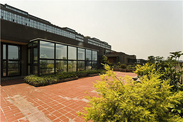 成都最好的商业空间设计，店铺设计专家，您身边最可靠的商铺设计公司，高端不贵喔！成都知名度高的商铺设计专家私享设计工社