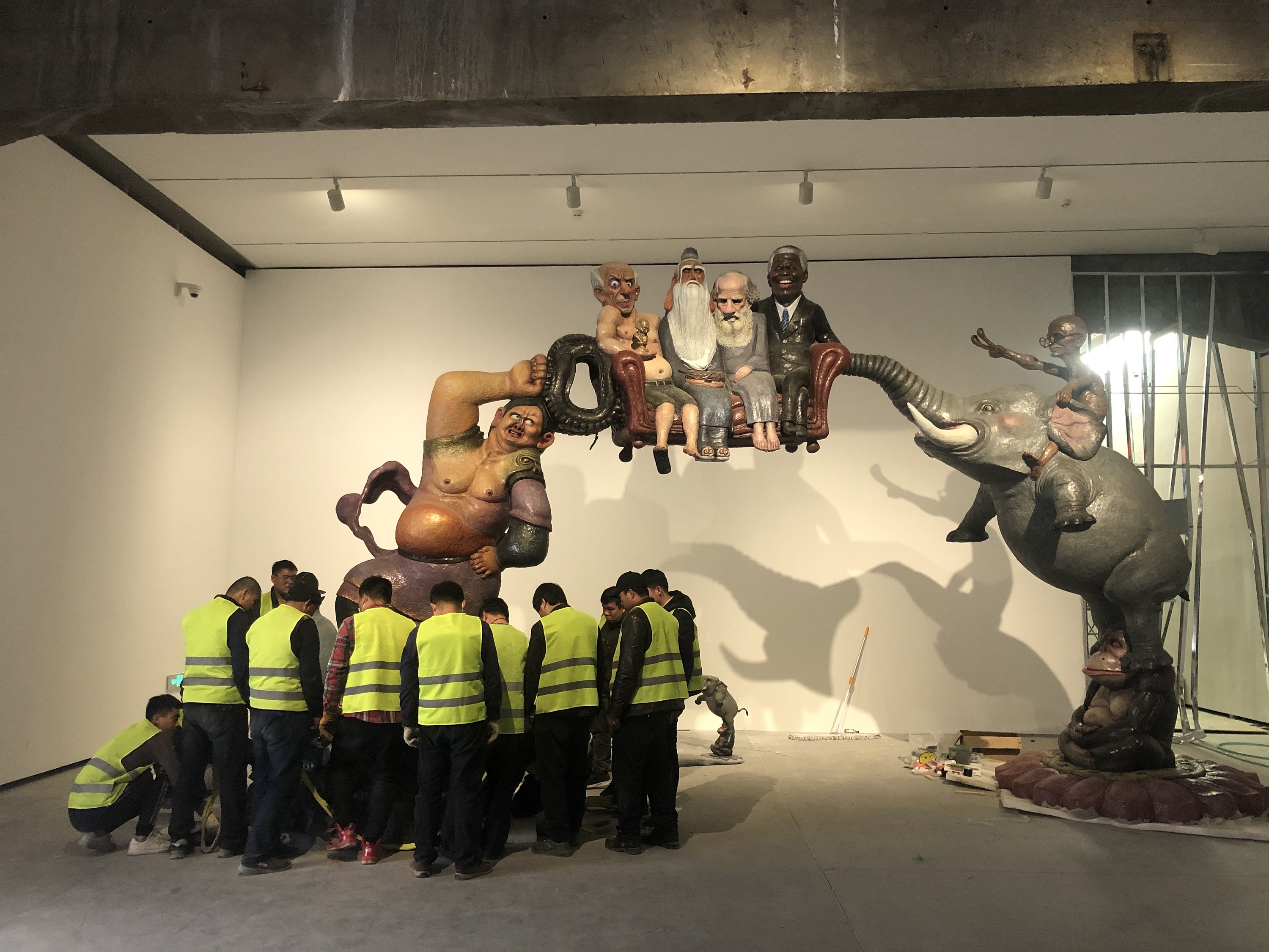 大型雕塑作品展将于12月-29日在北京民生美术馆开幕，京美视觉团队执行视觉呈现