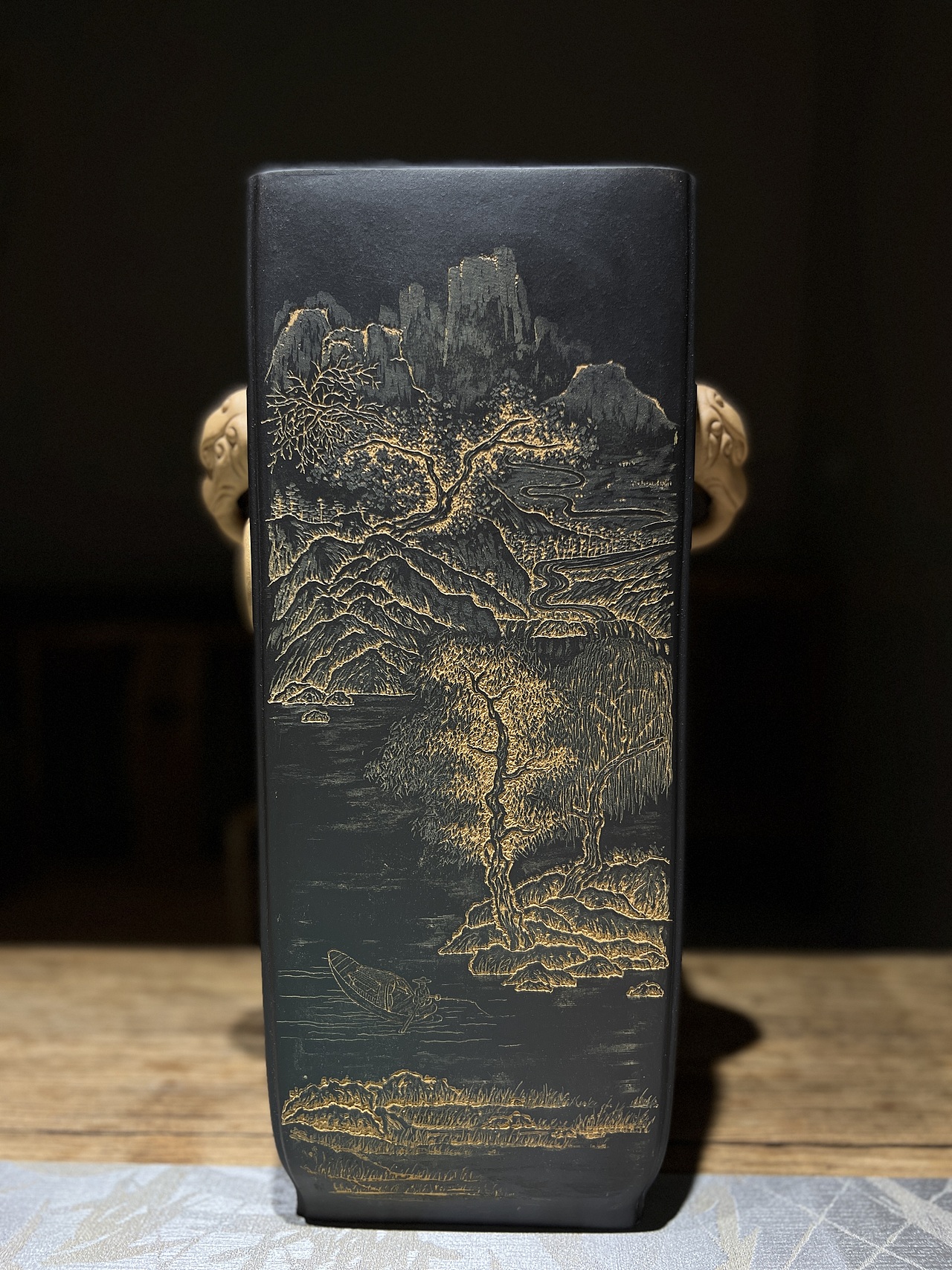 紫砂花瓶，陶刻作品（图ZMzIxNzYwNDA0） - 工艺品设计 - 站酷设计师ZHChen88613原创素材 - 站酷ZCOOL