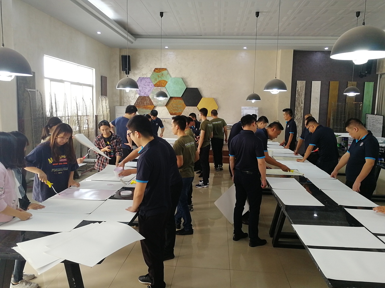 巴德士艺术漆|第10期巴德士营销特训营现场照片（图ZMTg1NjI0NTIw） - 人像摄影 - 站酷设计师鱼鱼就系可爱_原创素材 - 站酷ZCOOL