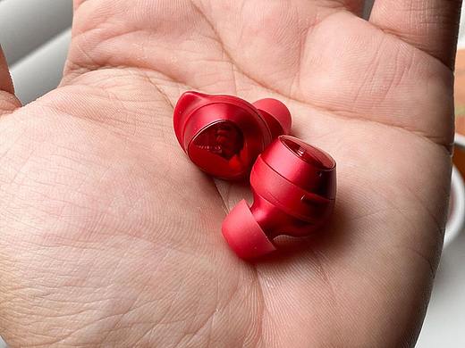 三星Galaxy Buds+ 豌豆粒似的外形