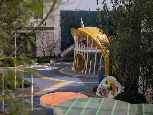 鲲鹏乐园游乐设备景观加设备整体设计