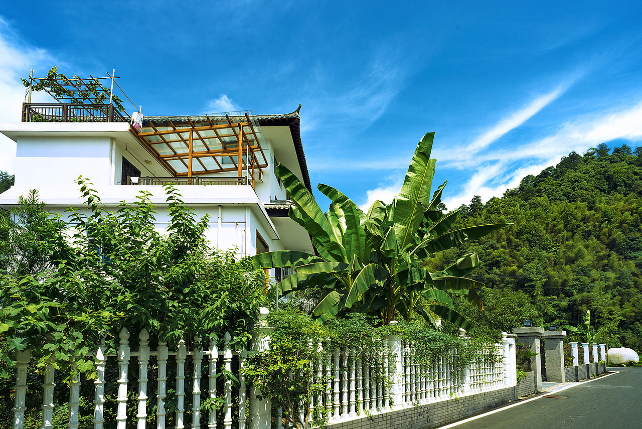 旅行有一个可以回去的地方,而流浪没有。。。