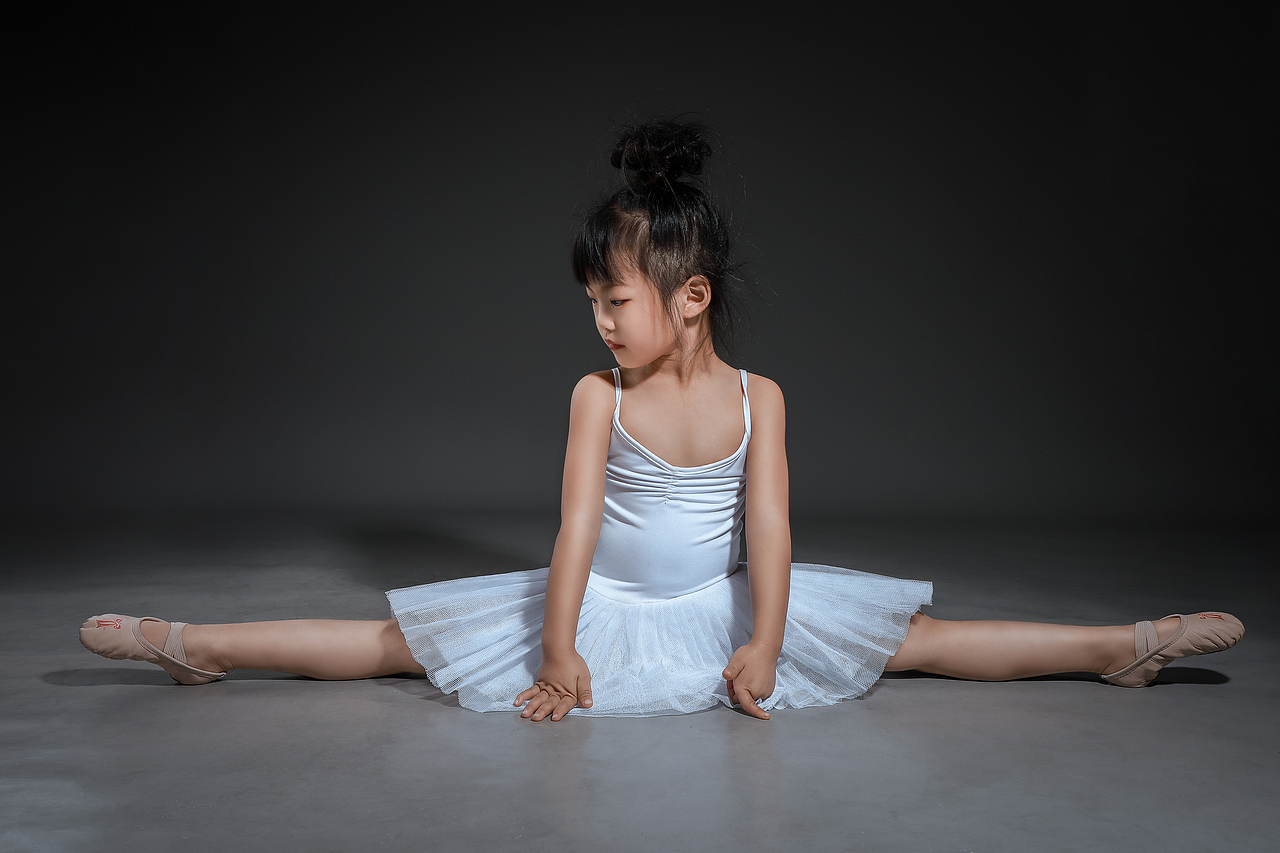 宝宝四岁半第一次拍舞蹈摄影