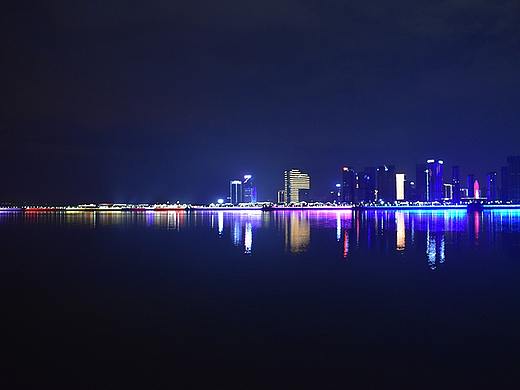 錢江新城燈光秀（個人主頁-ZMzMyMzE0MTY=） - 風(fēng)光攝影 - 站酷設(shè)計師林深時不見鹿原創(chuàng)素材 - 站酷ZCOOL