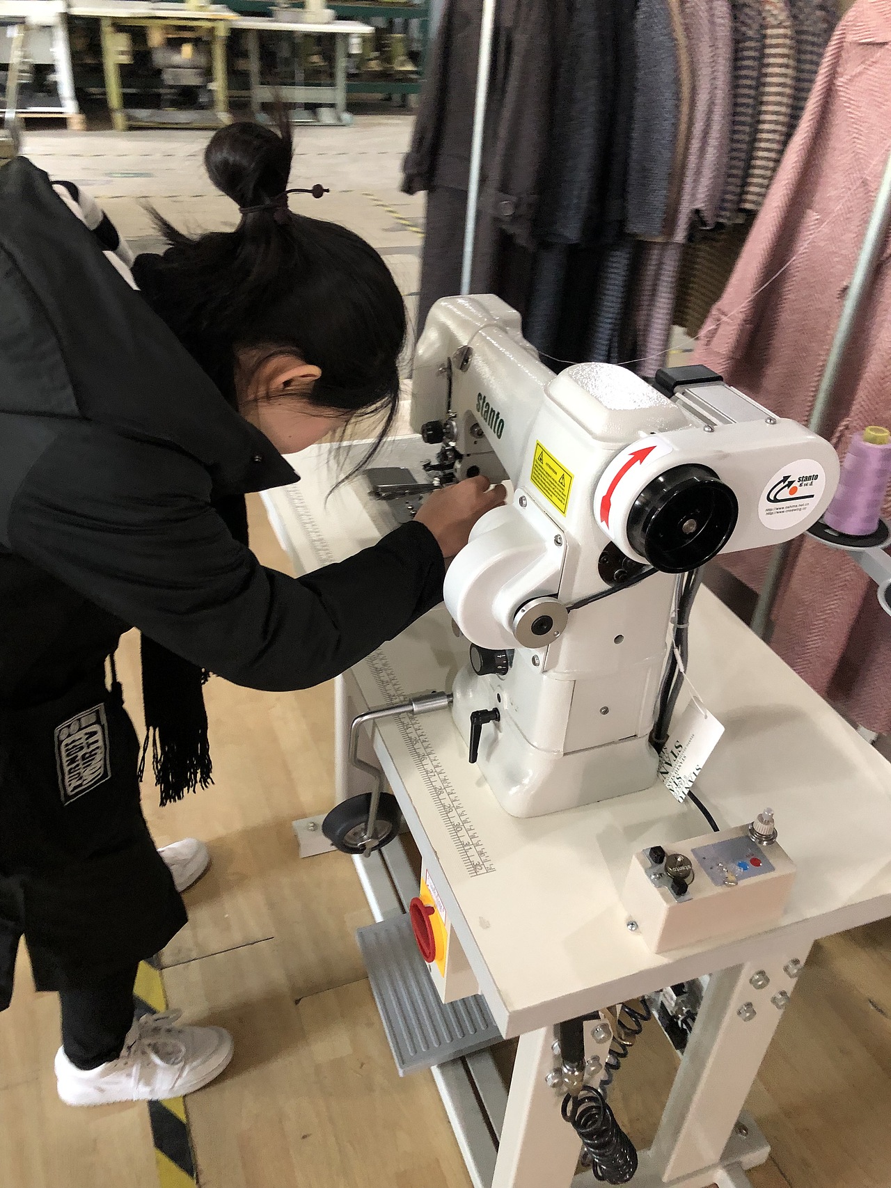 双面呢暗缝机	双面呢手缝机	羊绒大衣暗针机	双面呢撬边机	双面呢手缝机	双面呢腰带机	双层布拼缝机	双面呢缝合机	双面呢盲缝机	双面呢纤边机	双面呢缝边机	双面呢手缝加工	双面呢撬缝机								
	双面绒包缝机	双面羊绒包缝机	双面呢包缝机	双面羊绒大衣手缝	双面呢缝合边	双面呢缝合方法	双面呢大衣底边缝合	双面呢大衣门襟缝合	双面呢大衣拼缝缝合	双面布料缝合	做双面呢的机器	羊绒大衣缝纫机	仿手缝羊绒机