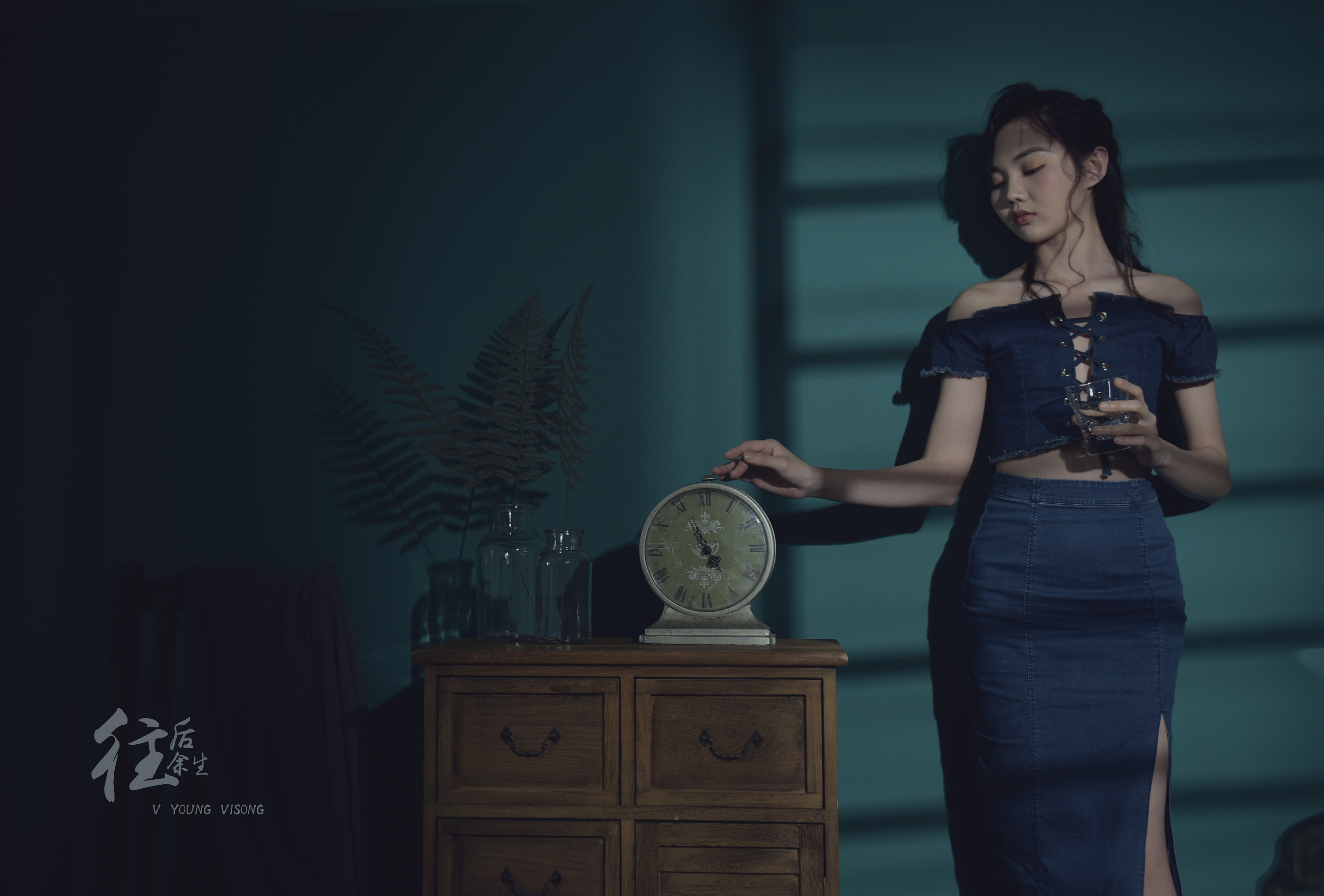 暗调片复古情绪人像摄影 感受光影带来的情绪