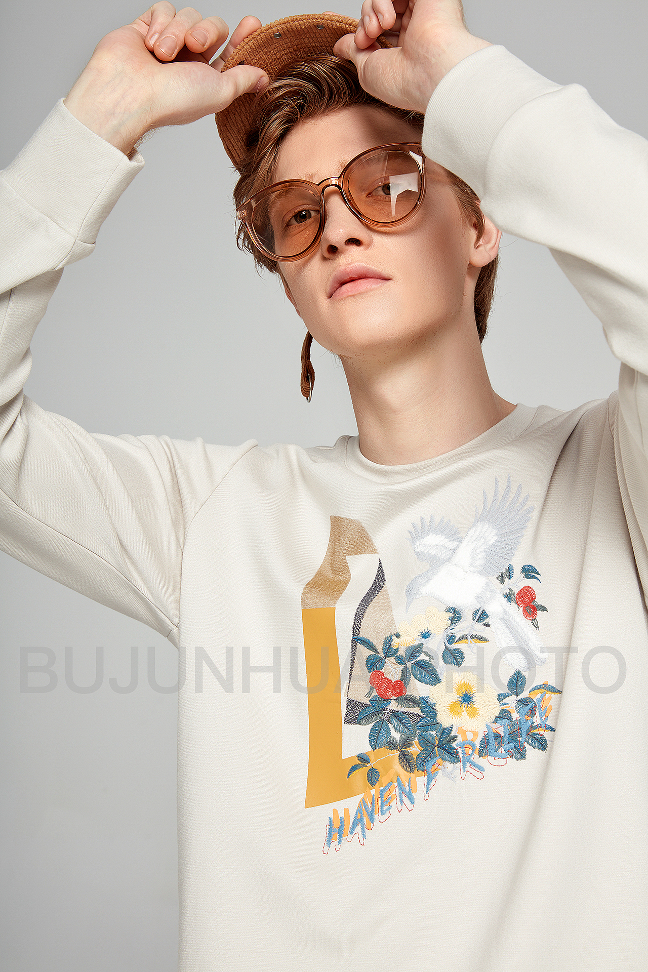 服装广告拍摄（图ZMjAzNzMwNDM2） - 人像摄影 - 站酷设计师摄影师卜俊华原创素材 - 站酷ZCOOL