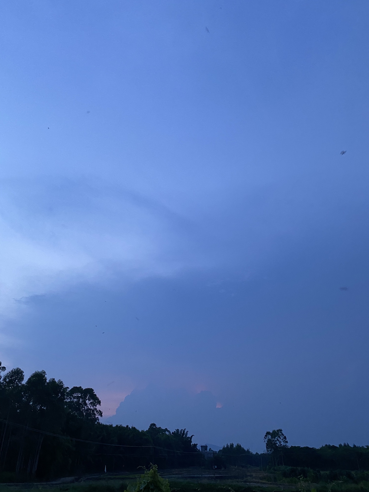 有蓝天白云也有乌云密布（图ZMjY1ODQ5MTg4） - 风光摄影 - 站酷设计师小让让原创素材 - 站酷ZCOOL