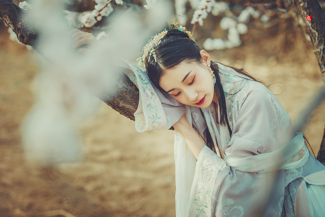 观书题记（图ZMTI1MTQwNDEy） - 人像摄影 - 站酷设计师摄影师林岚原创素材 - 站酷ZCOOL