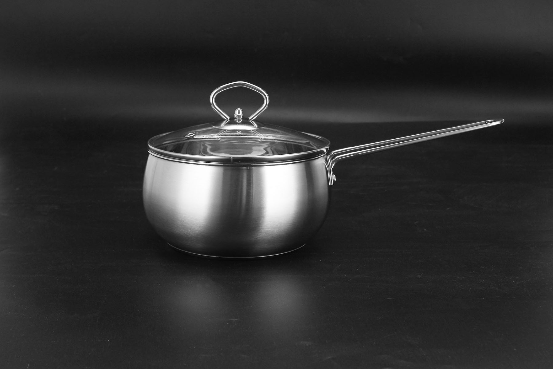 不锈钢奶锅拍摄