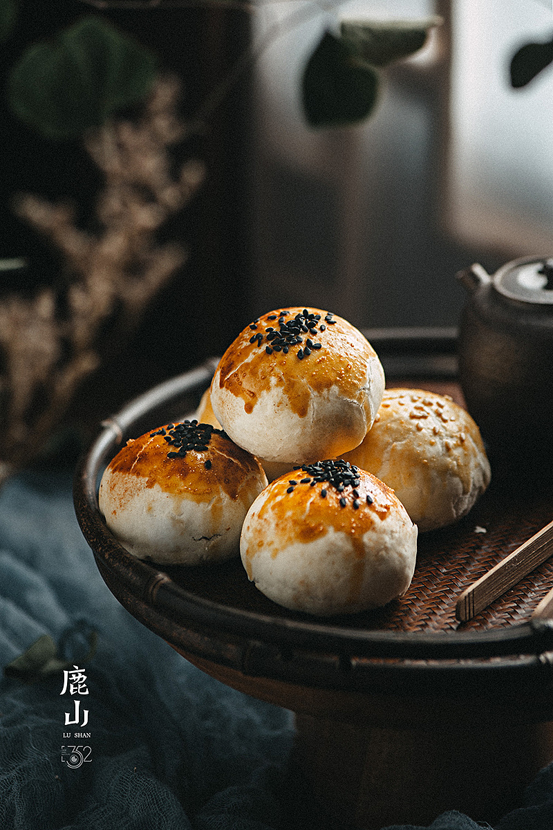 为什么摆盘总不够,只怪蛋黄酥太好吃