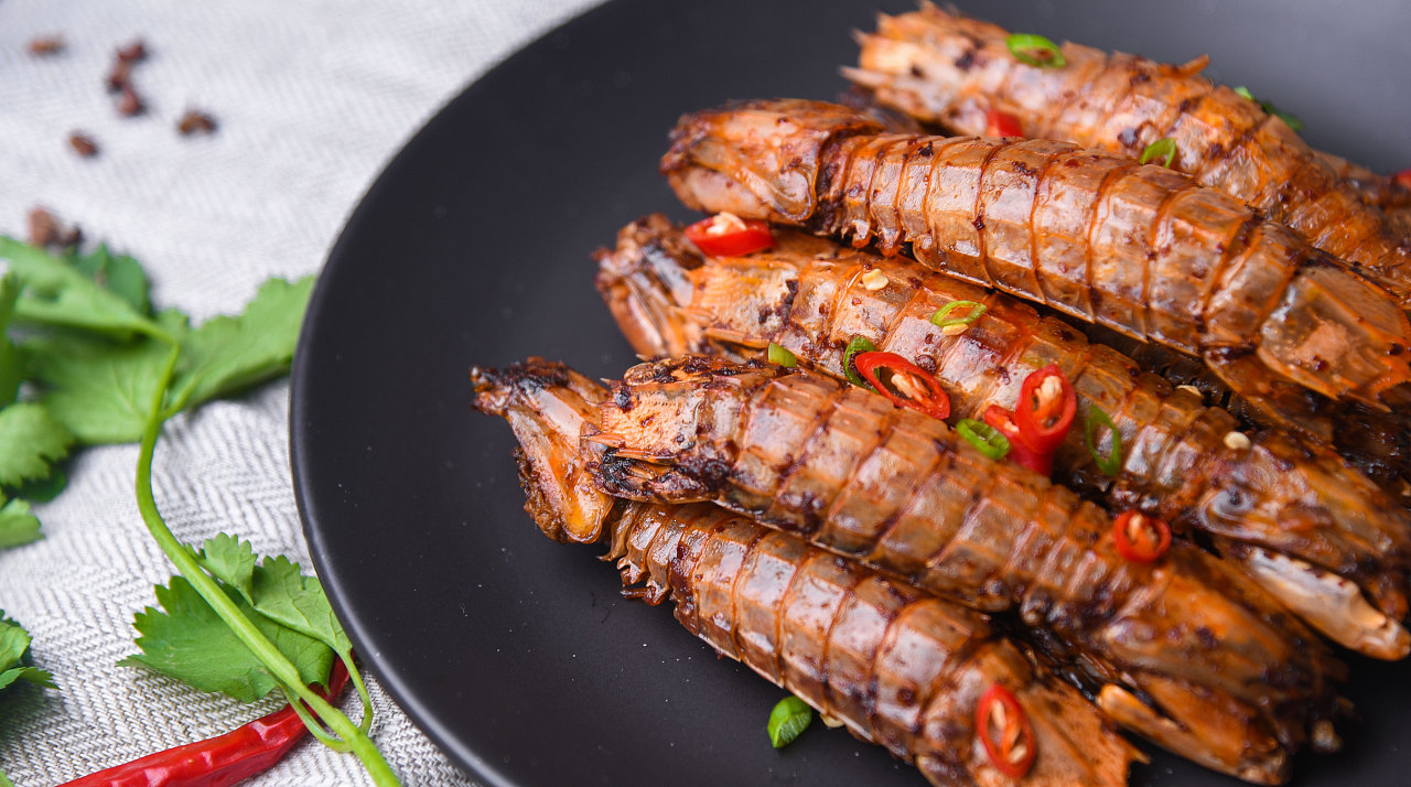 产品拍摄-海鲜-香辣皮皮虾|摄影|产品摄影|青翌 - 原创作品 - 站酷