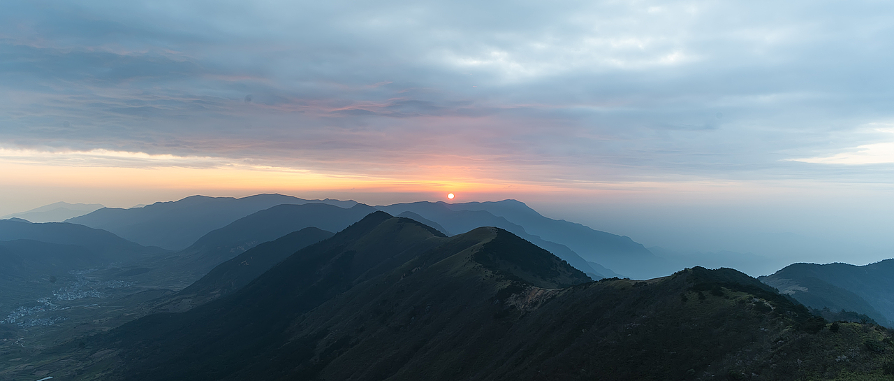 山之海,新之河,日出东方
