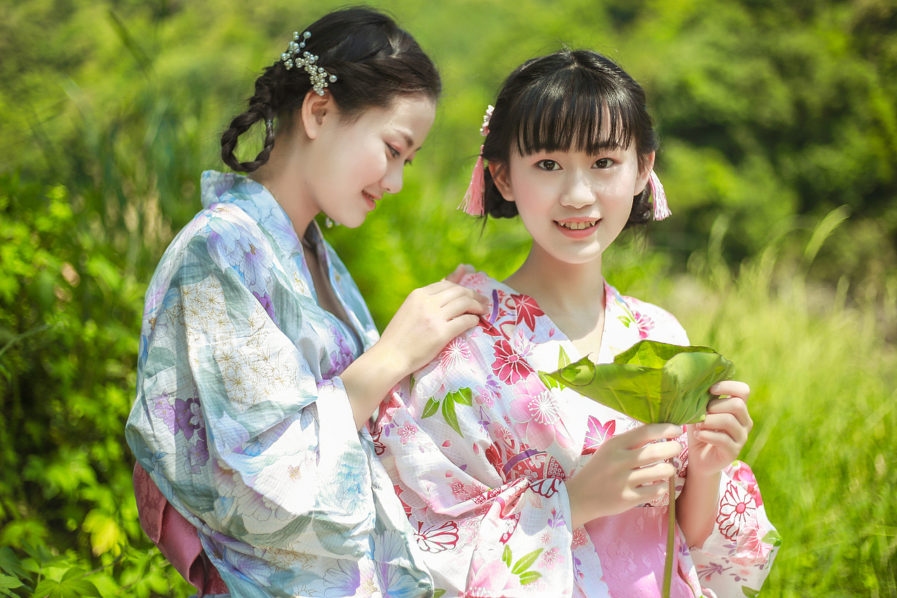 《夏野》(少女、双子写真)