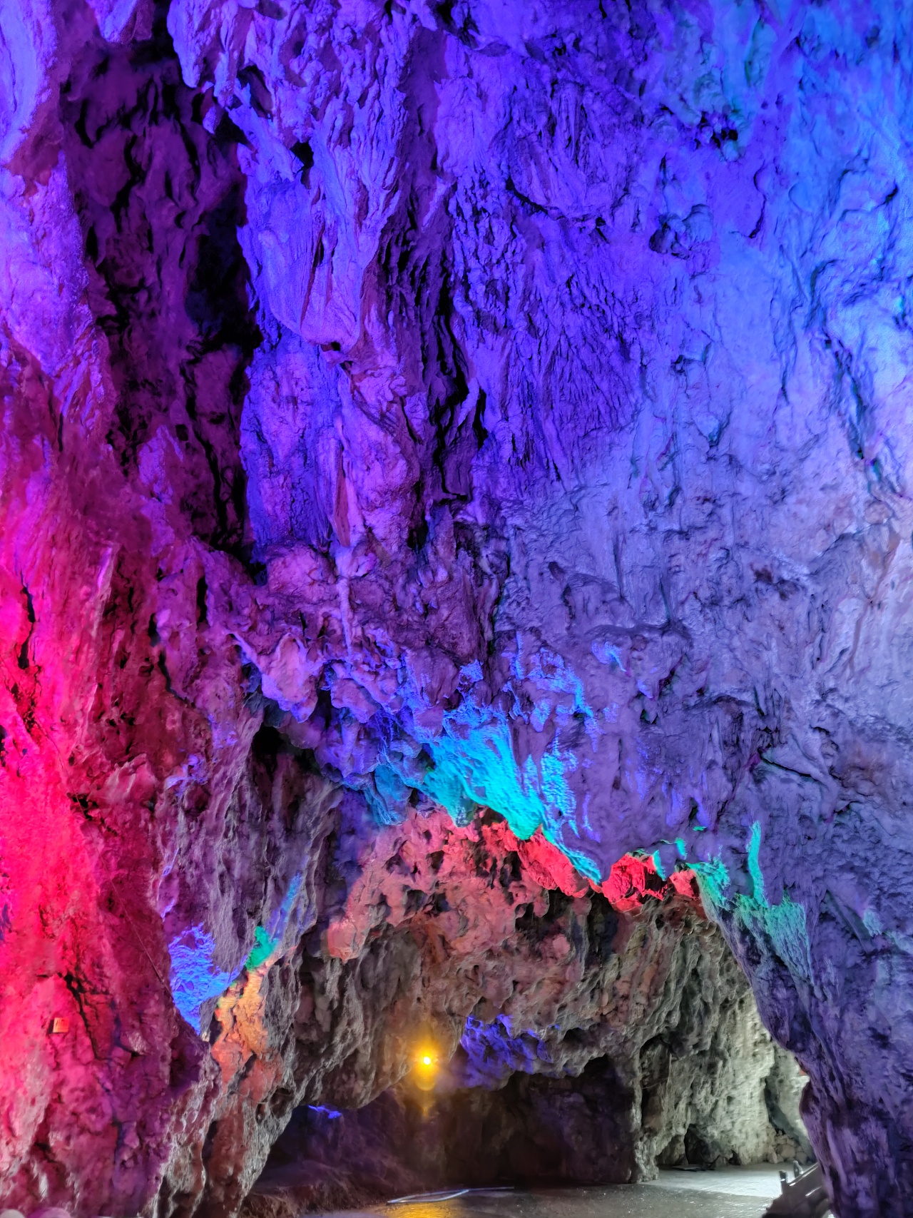 柞水溶洞国家地质公园是以溶洞、峡谷、瀑布、古生物化石等地质遗迹景|柞水溶洞|溶洞|钟乳石_新浪新闻