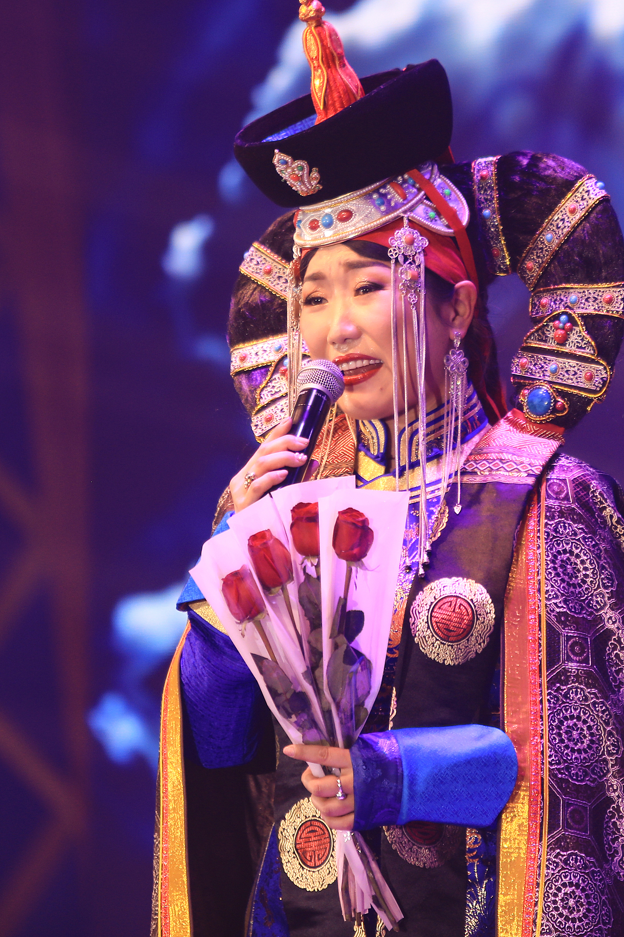 苏尼特歌手其布日琪琪格