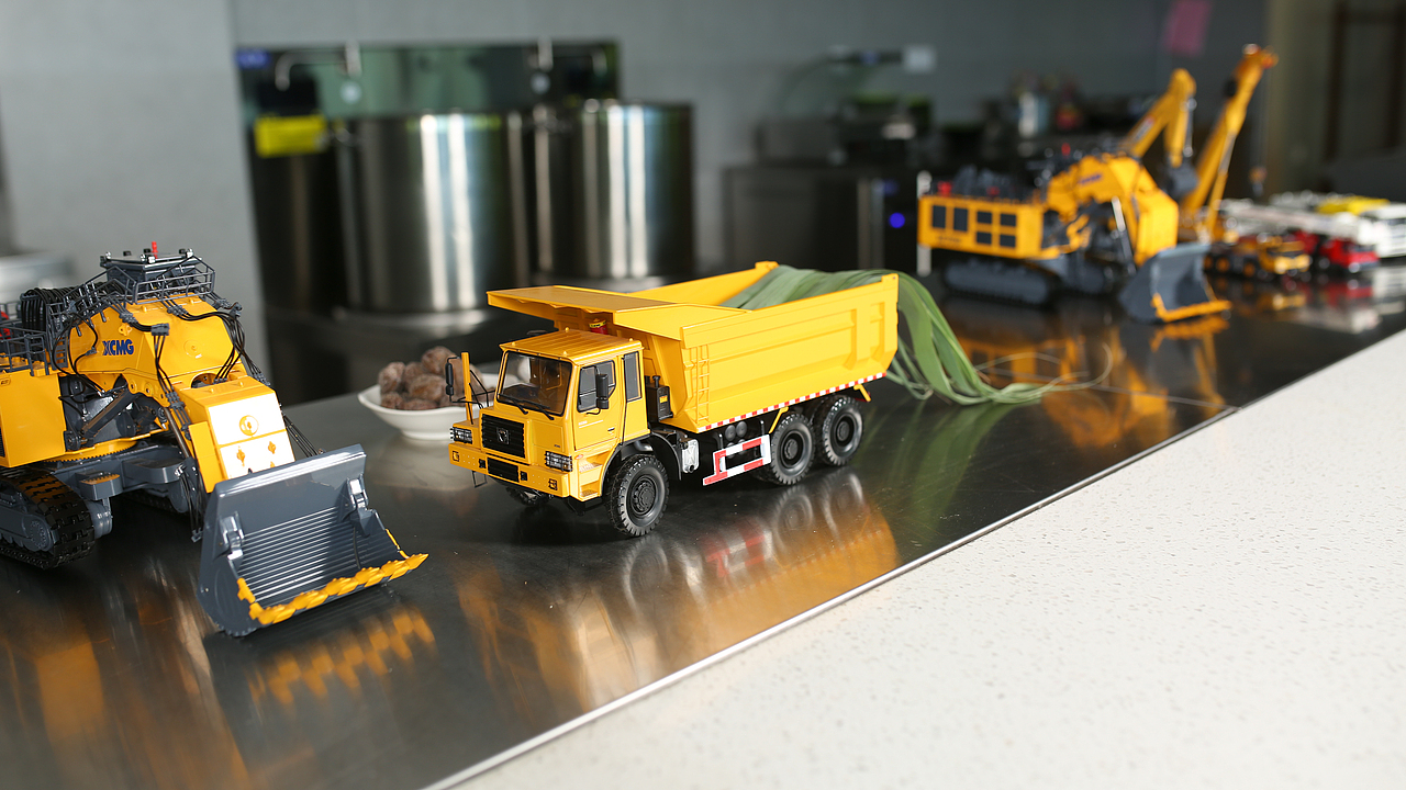 定格動(dòng)畫|大國重器×節(jié)日習(xí)俗 端午/中秋/圣誕（圖ZMjg5NTc2MzAw） - 短片 - 站酷設(shè)計(jì)師Wakey_蔣醒醒原創(chuàng)素材 - 站酷ZCOOL